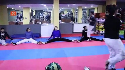 Doğuştan kolları olmayan kızını dünya şampiyonluğuna hazırlıyor