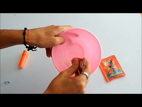 Como hacer pintalabios o brillo de labios con sabor a chuches,super facil,limiki,diy