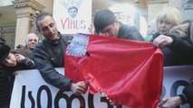 Centenares de opositores exigen en Tiflis comicios parlamentarios anticipados