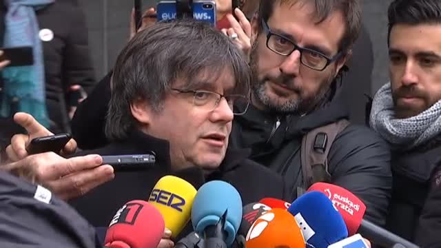 Puigdemont cree que Sánchez enviaría un buen mensaje si, en la reunión de mañana con Torra, ofrece la celebración de un referéndum de autodeterminación en Cataluña