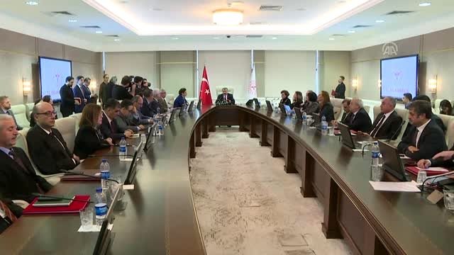 Koca: (Van'daki çığ düşmesi) Ölü ve yaralı sayısının artabileceğini tahmin ediyoruz