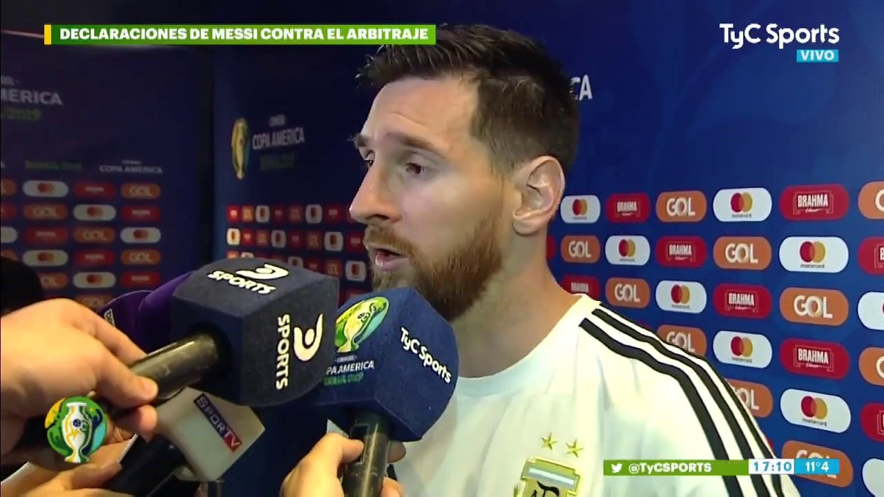 LEO MESSI SE QUEJA DE LOS ARBITRAJES. SELECCIÓN ARGENTINA