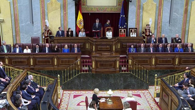 Rey Felipe abre legislatura en España entre boicot separatista y displicencia de Podemos