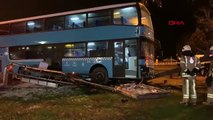 Kartal Sahilyolu’nda halk otobüsü durağa daldı: 3’ü ağır 5 yaralı