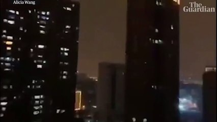 Karantinaya alınan Vuhan'dan tüyleri diken diken eden görüntü