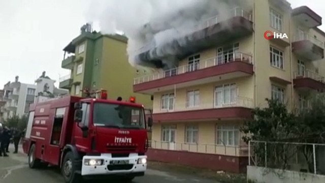 Soba patladı, çıkan yangında ev kullanılamaz hale geldi