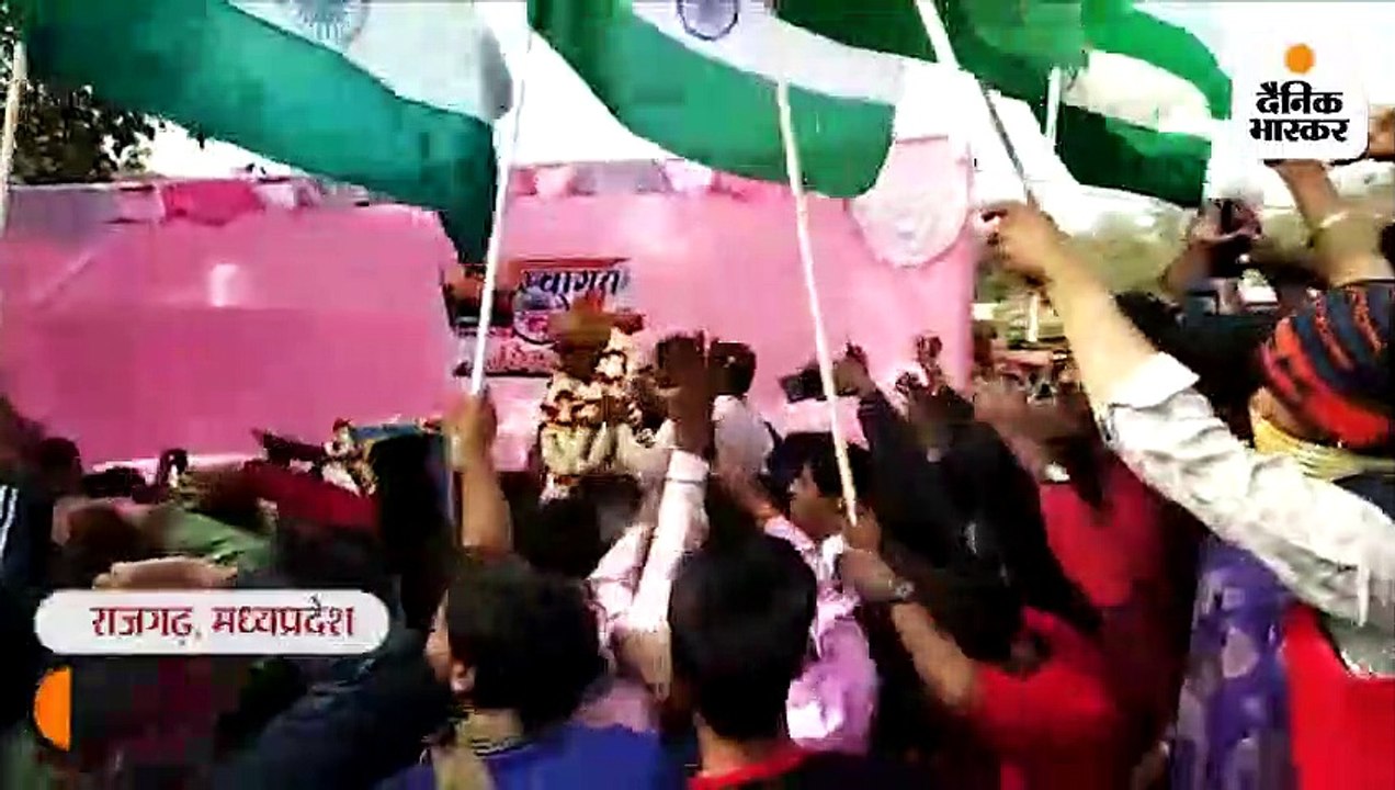 आर्मी से रिटायर जवान का शाही स्वागत