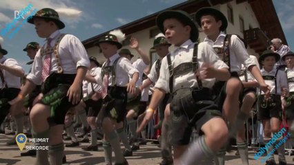 Antdorf (Oberbayern) - Der weltgrößte Schuhplattler/The world's largest Schuhplattler - | HEIMAT der REKORDE