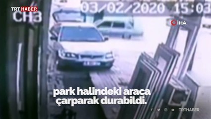 Virajı alamayan otomobil takla attı
