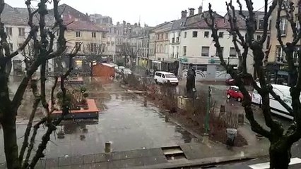 Après les pluies incessantes il neige a Bar-le-Duc