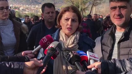 Ora News - Naftëtarët sërisht në protestë, thirrje Ballukut: Na kërkojnë fëmijët bukë