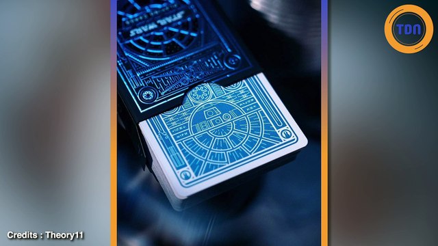 Il a créé 2 versions de jeux de cartes Star Wars, version Jedi ou Sith