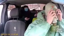 Rus taksi şoförlerinden koronavirüse karşı maskeli önlem