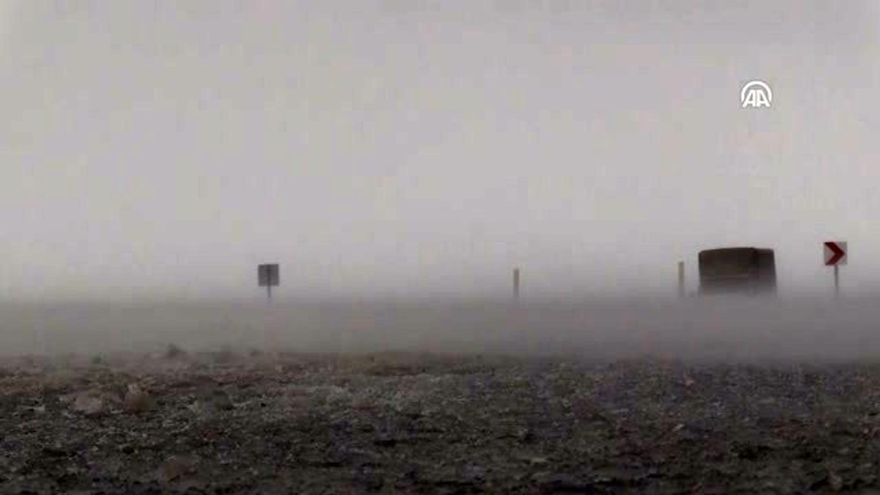 Kar yağışı ulaşımı aksatıyor