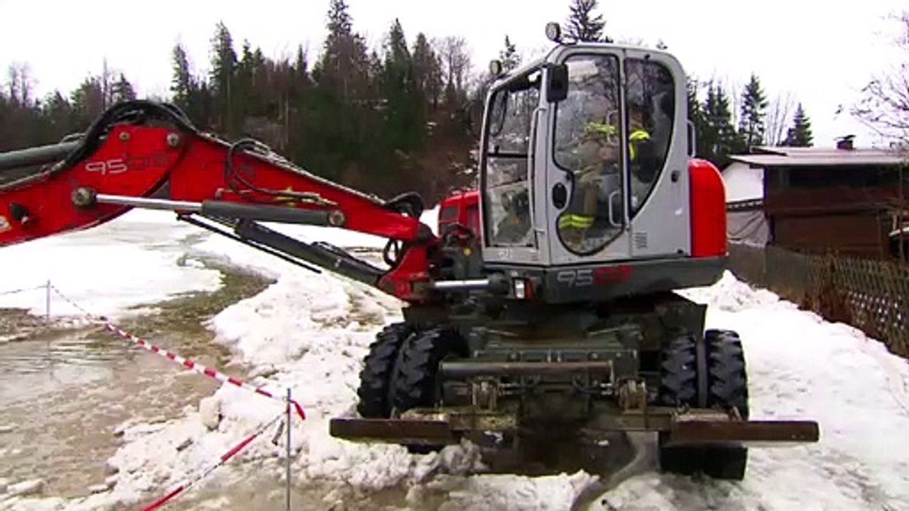 Unwetter fordern 1 Toten in Österreich, Hochwasser in Deutschland