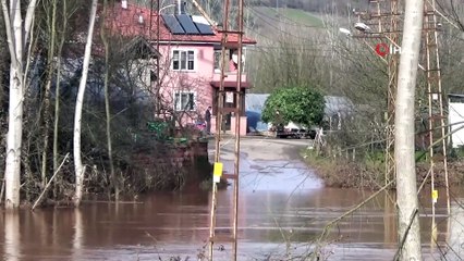 Bartın'da sağanak yağış taşkına neden oldu