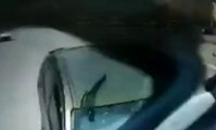 Lüks araç ile otobüsün çarpıştığı feci kaza kamerada