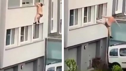 Un amant se réfugie sur le rebord d'une fenêtre