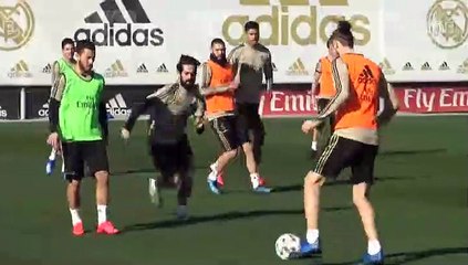Hazard no desentona entrenando con sus compañeros