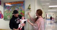 Après une longue bataille contre une tumeur au cerveau, cette petite fille de 4 mois fait sonner la cloche signifiant la fin du traitement