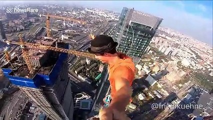 Brave slackliner films selfie video while balancing on 350m highline above Moscow