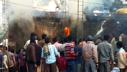 बाराबंकी: घर में लगी भीषण आग, धूं-धूं कर जल गया सामान