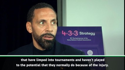 Скачать видео: England can't afford to take risks with Kane and Rashford - Ferdinand