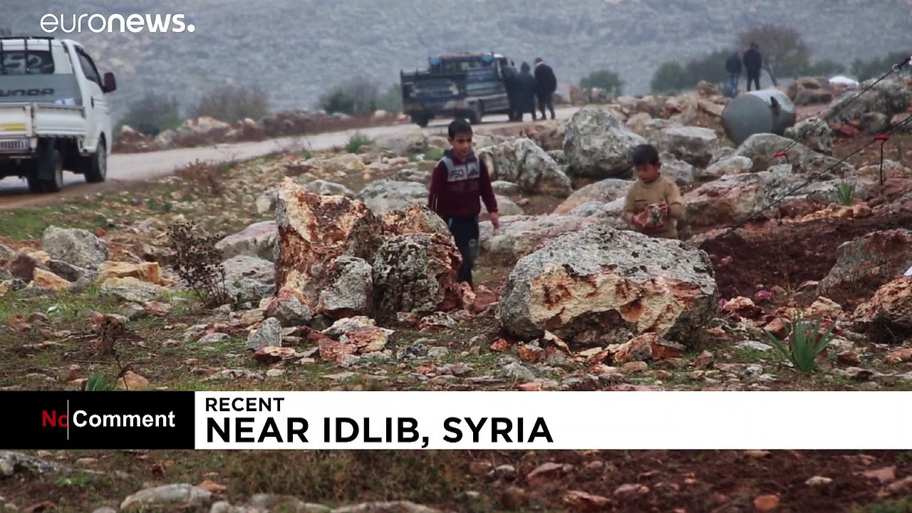 Nearly 300,000 displaced from Idlib by Syrian government bombardment
