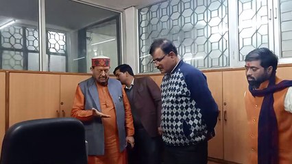 कोषागार कार्यालय के निरीक्षण के दौरान वित्त, संसदीय कार्य एवं चिकि