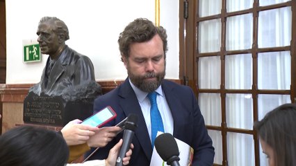 La ultraderecha culpa al Gobierno "social-comunista" de los datos del paro