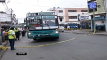 Conductor que andaba con el celular atropelló a una comerciante en Guayaquil