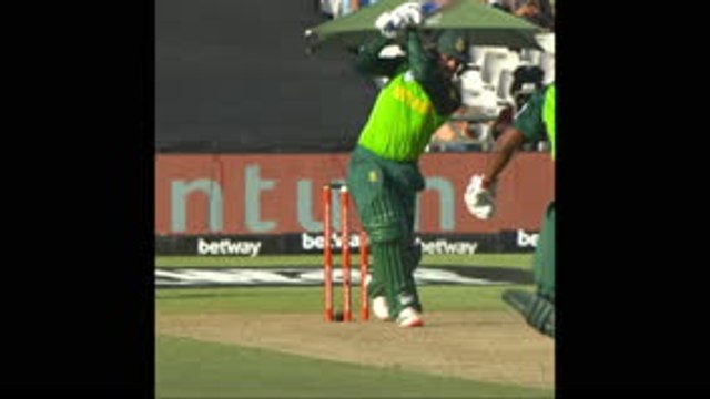 De Kock and Bavuma make 50s as Proteas eye victory