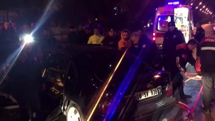 İki otomobilin çarpışması sonucu 5 kişi yaralandı