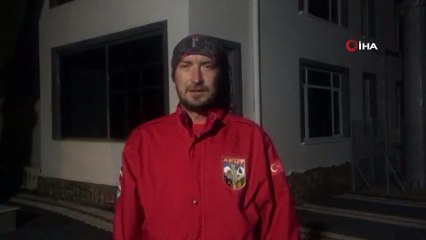 İzmir’de dağda kaybolan 3 kişiye 6 saat sonra ulaşıldı