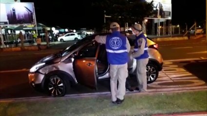 Colisão entre carro e ônibus mobiliza equipe do Siate na Avenida Brasil