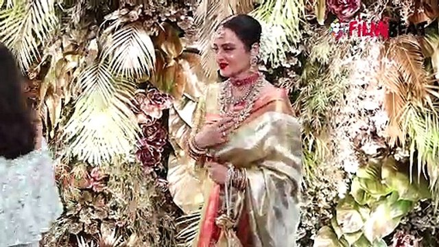 Rekha repeats her golden saree at Armaan's Wedding Reception;Watch video | FilmiBeat