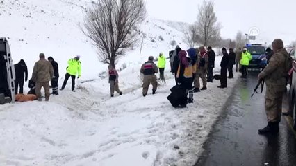 Yolcu midibüsü devrildi: 1 ölü, 12 yaralı (2)