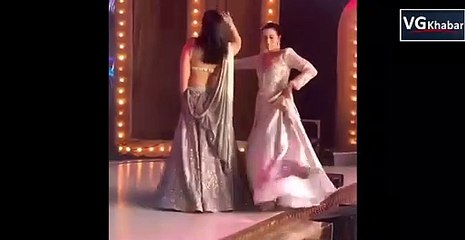 करीना  और करिश्मा कपूर 'बोले चूड़ियां' पर थिरकती आईं नजर , वीडियो हुआ वायरल