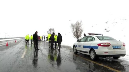 Yolcu midibüsü devrildi: 1 ölü, 12 yaralı (3)