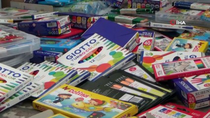 Beytüşşebaplı kadınlar depremzedeler için atkı, bere ve kazak ördü