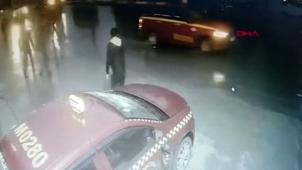 Esenyurt'ta taksicilerin kavgası kamerada