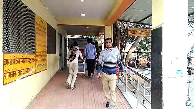 इटावा: पति पत्नी विवाद में पत्नी ने खाया जहरीला पदार्थ
