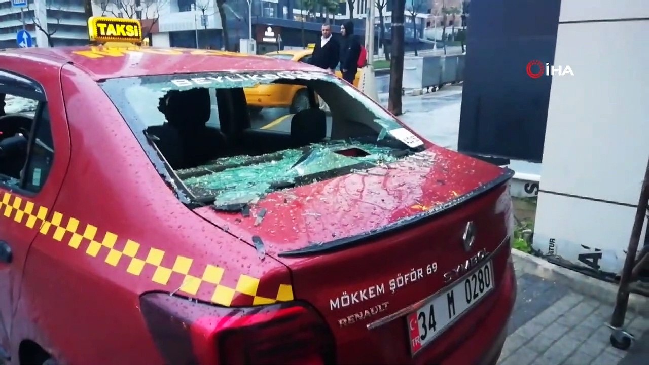 Esenyurt’ta Taksiciler Birbirine Girdi, Ortalık Karıştı: 2 Yaralı