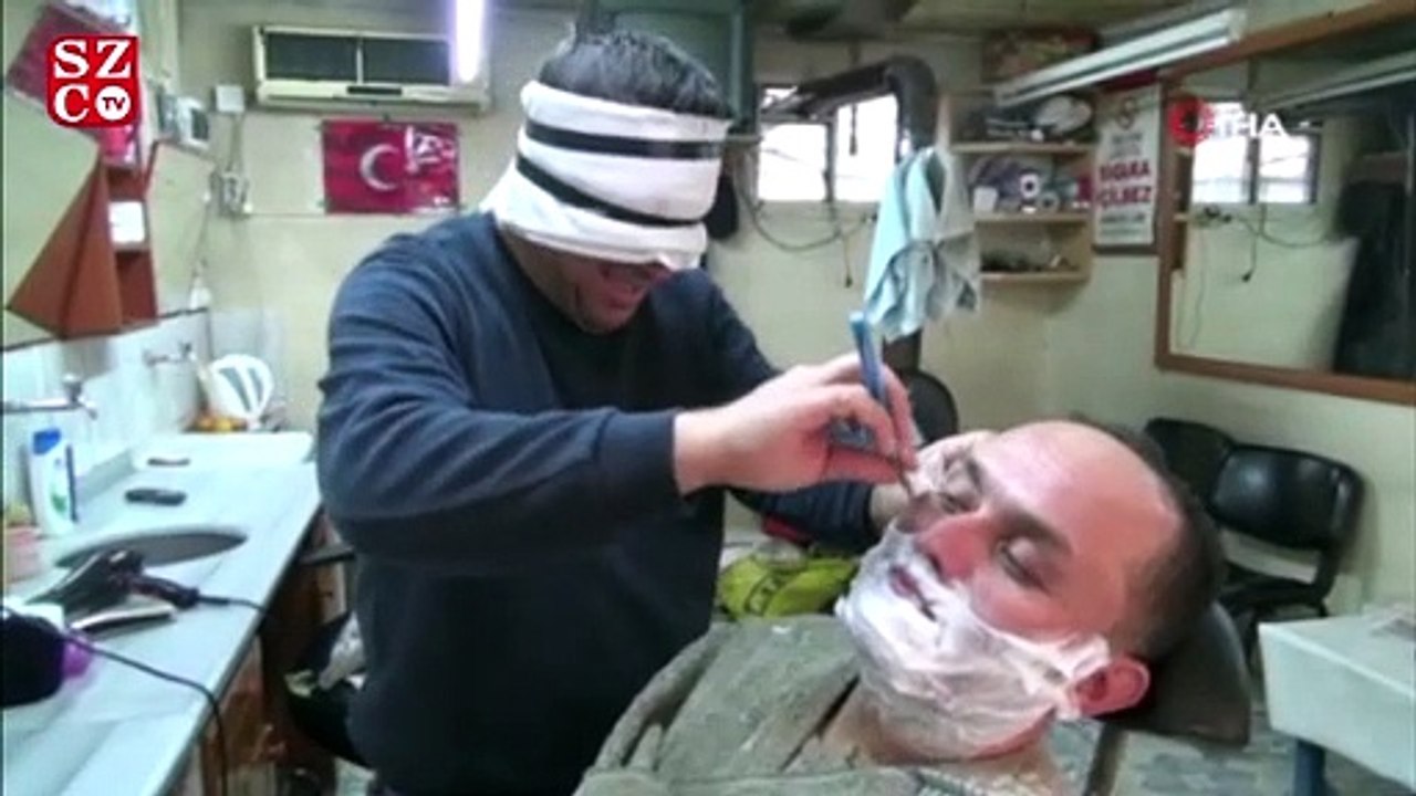 Berberden gözü kapalı tıraş şov