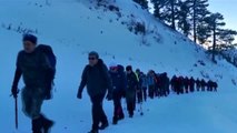 Düldül Dağı zirvesinde dağcılık ve kış eğitimi verildi