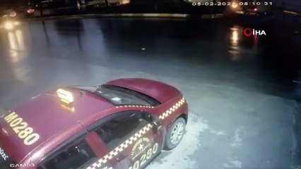 Esenyurt’ta taksiciler birbirine girdi, ortalık karıştı...O anlar kamerada