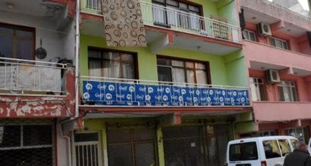 Anne ve oğlunun cinayet zanlısını burnundaki çizik ele verdi