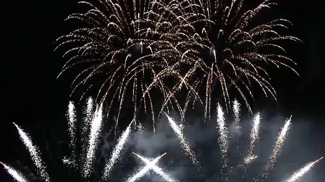 Гранд-фейерверк в небе над Калининградом