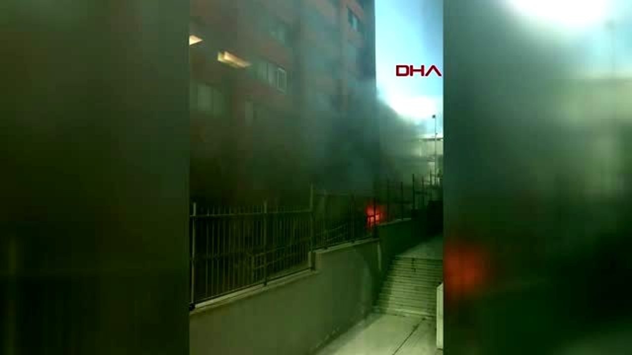 GAZİOSMANPAŞA'DA HASTANE BAHÇESİNDEKİ TRAFODA ÇIKAN YANGIN PANİĞE NEDEN OLDU