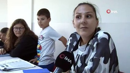 Bir ayda Türkçe öğrenip, turist olarak geldikleri Türkiye'de yaşamaya başladılar